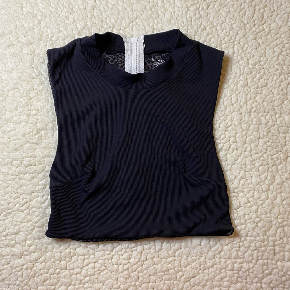 Acacia top size M